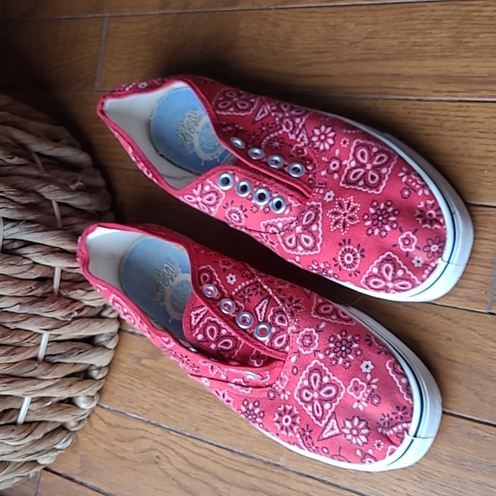 Vintage 50s/60s Tiffs Sneaker Red Canvas Upper Bandana USA 7